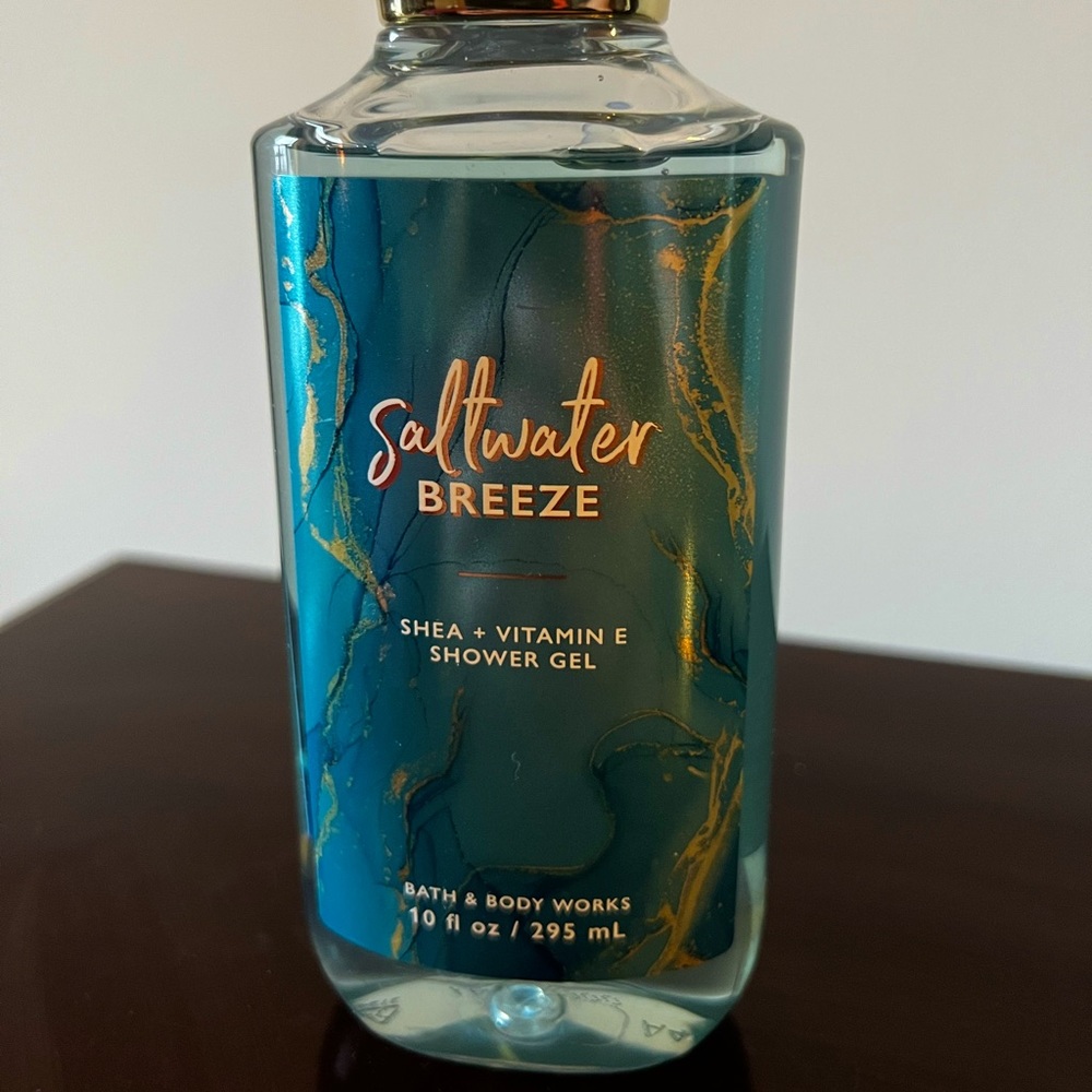 DISCONTINUED Bath and Body Works Saltwater Breeze Shower Gel 10 Oz